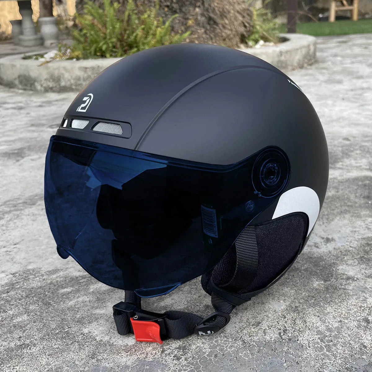 Cycling Helmet With Goggles Lens