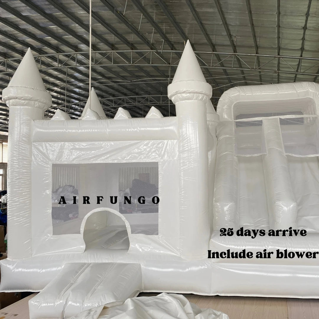 Inflatable bounce house/bouncy castle with water slide