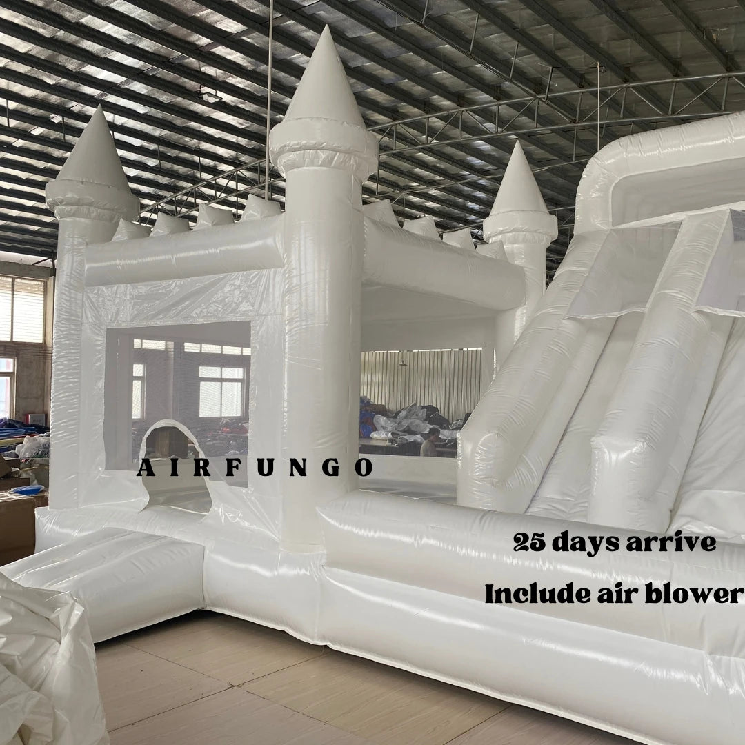 Inflatable bounce house/bouncy castle with water slide